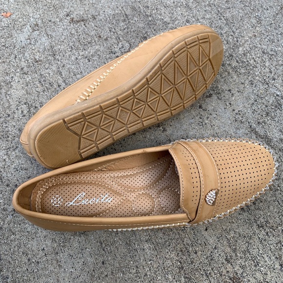 Light Beige Soft Cushion Comfort Slip On Flats - Picture 2 of 4